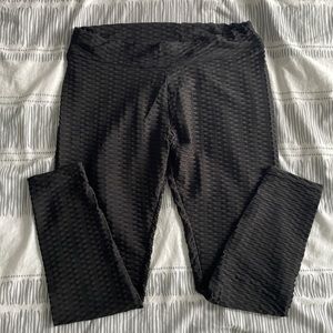 ⭐️ 2/$15 Famous Tik Tok leggings